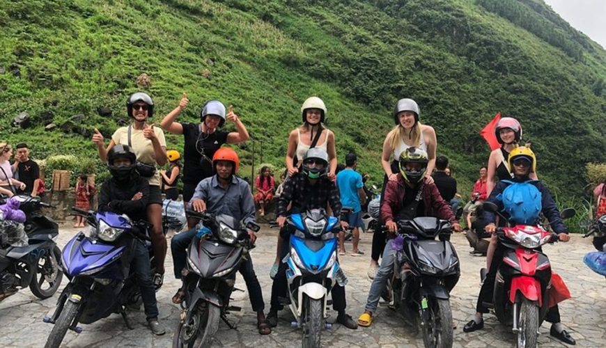 Explore-ha-giang-jeep