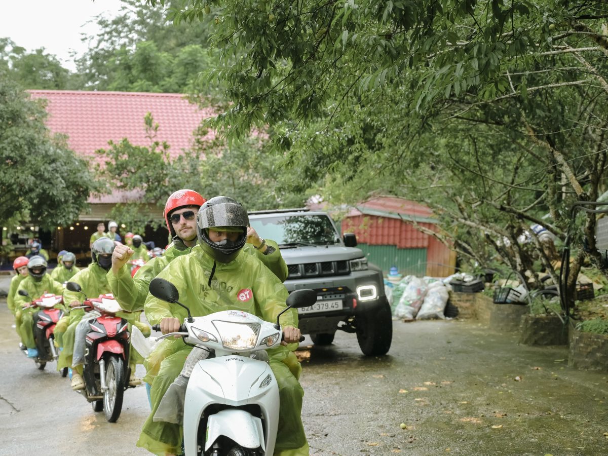 Ha Giang Loop Jeep vs Motorbike: 5 Ways to Choose Right